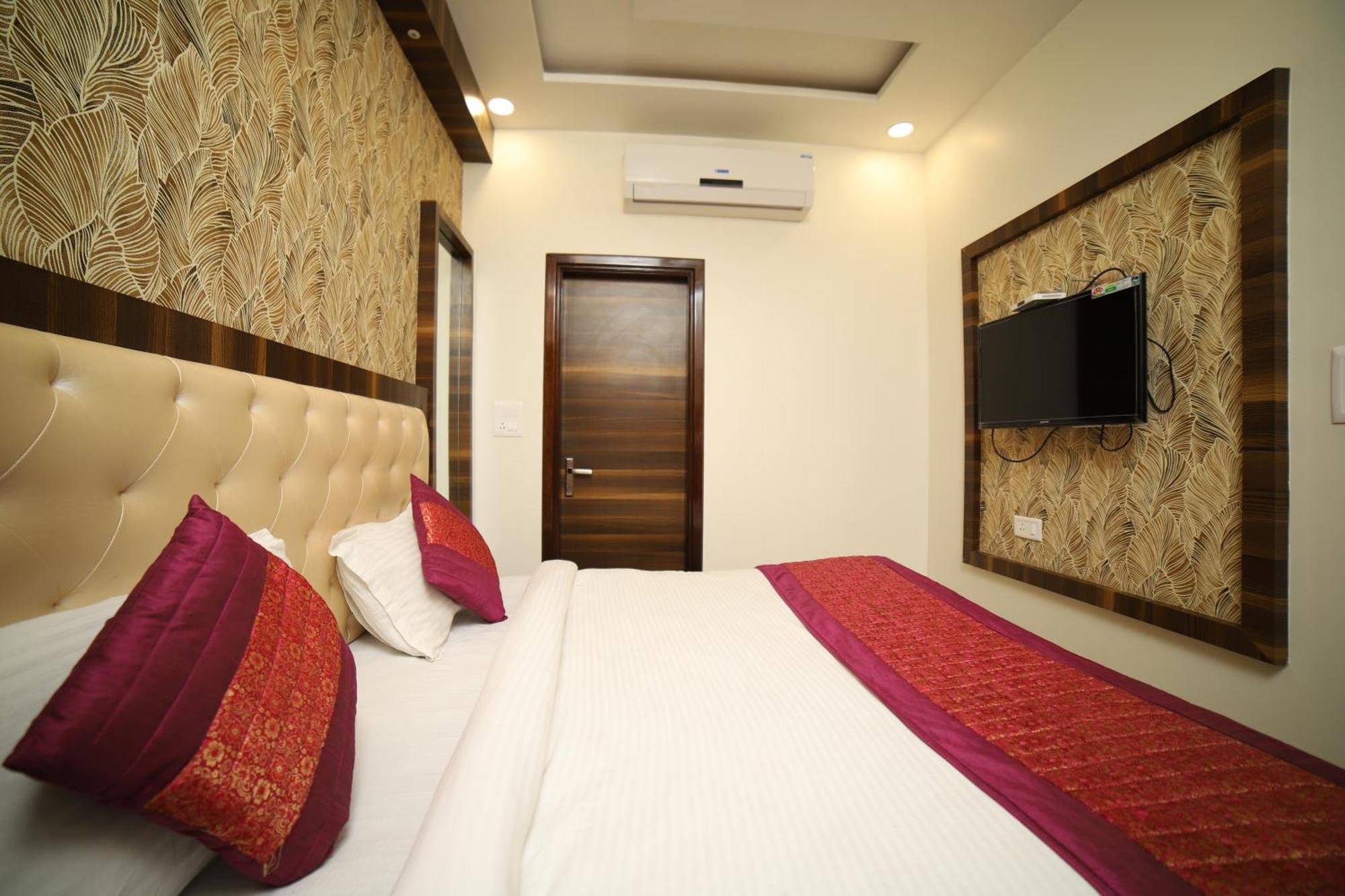 Om Sai B&B Amritsar Esterno foto